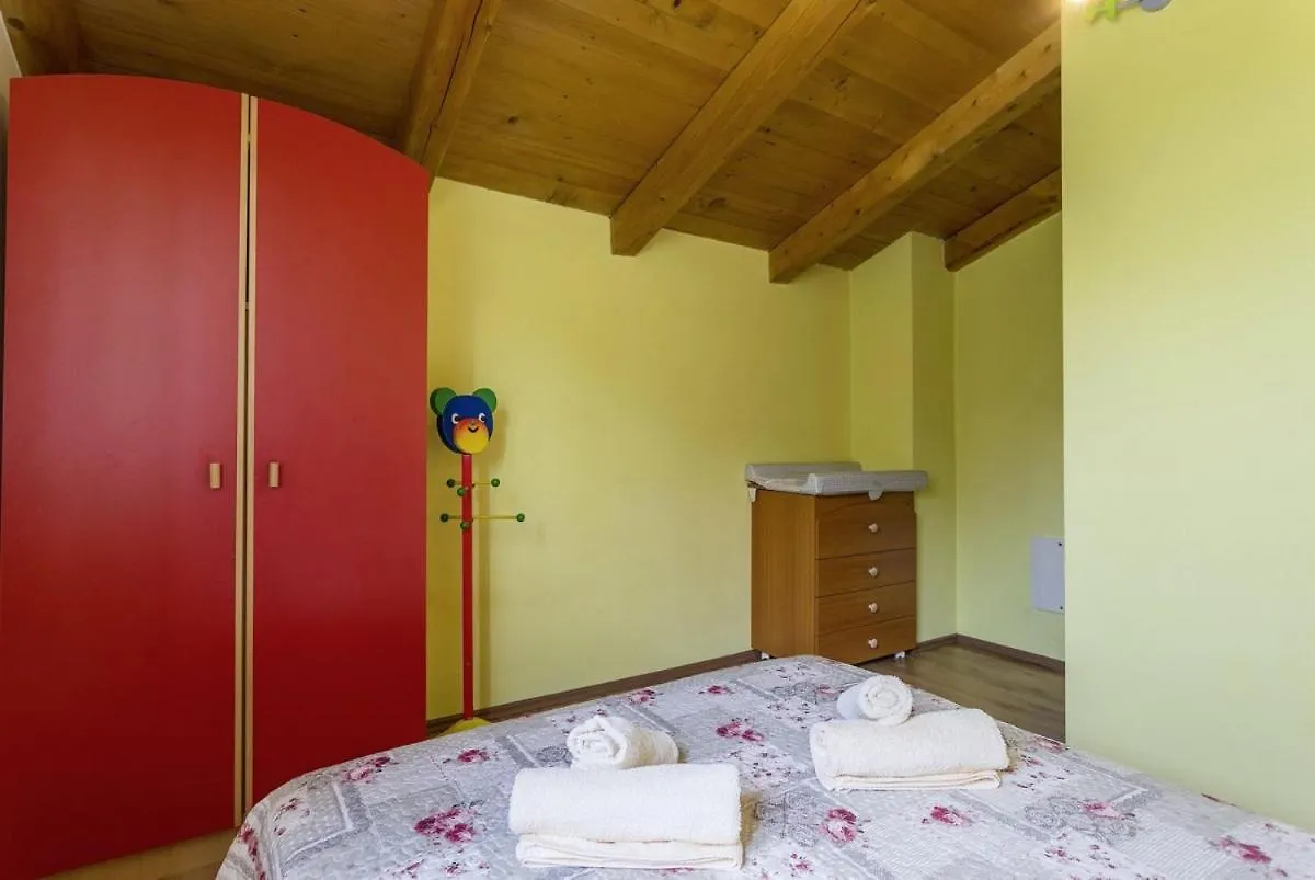 Casa de Férias Dea In Kmeti Vila Žminj